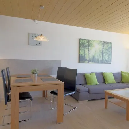 225 Апартаменты